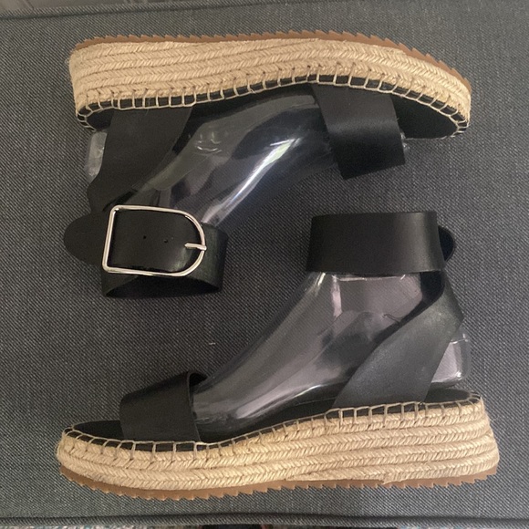 Franco Sarto - black leather platform sandals - rubber soles like… - Picture 4 of 7